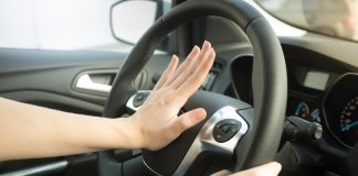 5 Penyebab Klakson Mobil Rusak