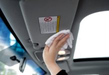 Cara Membersihkan Noda di Plafon Mobil