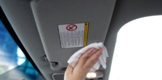 Cara Membersihkan Noda di Plafon Mobil