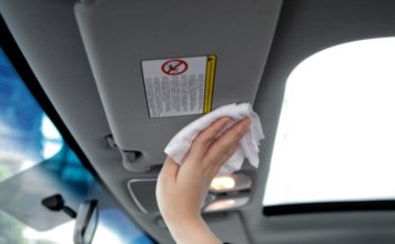 Cara Membersihkan Noda di Plafon Mobil