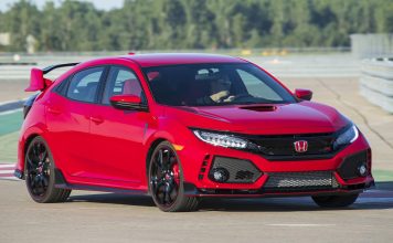 Civic Type R Membuktikan Anda Tidak Membutuhkan Penggerak Roda Belakang Untuk Memiliki Kesenangan di Trek