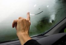 Tips Agar Kaca Mobil Tidak Berembun Ketika Hujan