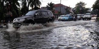 Mobil Saat Banjir