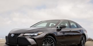 Toyota Avalon Hybrid XSE 2019