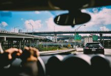 5 Kebiasaan Yang Membuat Bensin Mobil Boros Disaat Berkendara