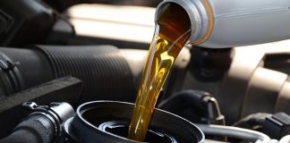 Jenis Oli Mobil Terbaik