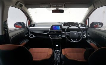 Pembagian Jenis Kaca Spion Mobil dan Manfaatnya Pembagian Jenis Kaca Spion Mobil