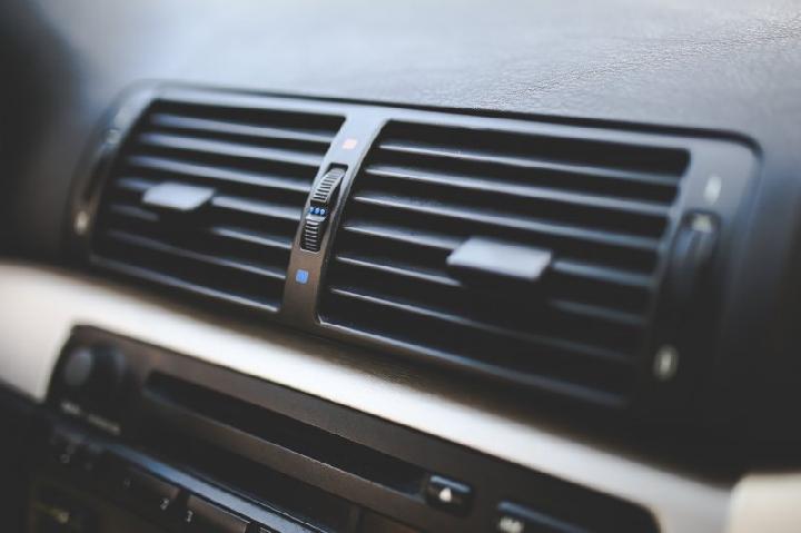 5 Cara Merawat AC Mobil Agar Tetap Dingin